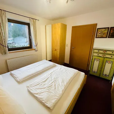 Natursport Heutal Appartements Ski-In & Ski-Out Unken Exterior photo